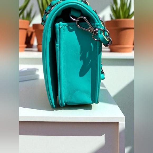 Badgley Mischka Small Crossbody With Frame And Chain On Cover Green (New) - Picture 6 of 12